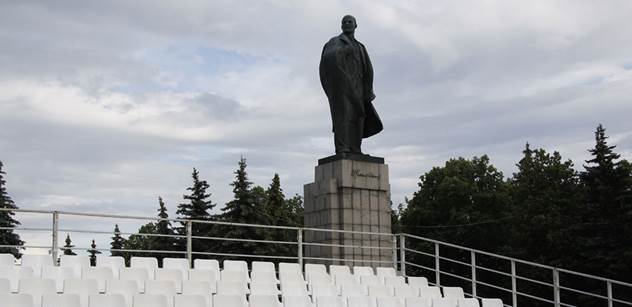Libor Dvořák: V Charkově svrhli dvacetimetrovou sochu Lenina