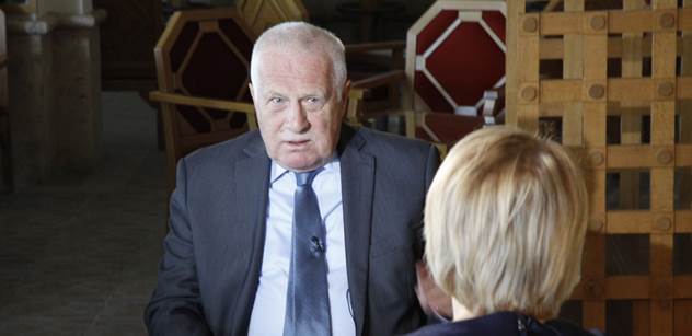 Václav Klaus při konferenci na Rhodu pro PL: Krizi nezpůsobili migranti, ale Merkelová, Gauck, Tusk a podobní. Když jsem slyšel kancléřku, ťukal jsem si na čelo