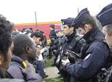 Od pondělka jsou po Francii rozváženi uprchlíci, k...