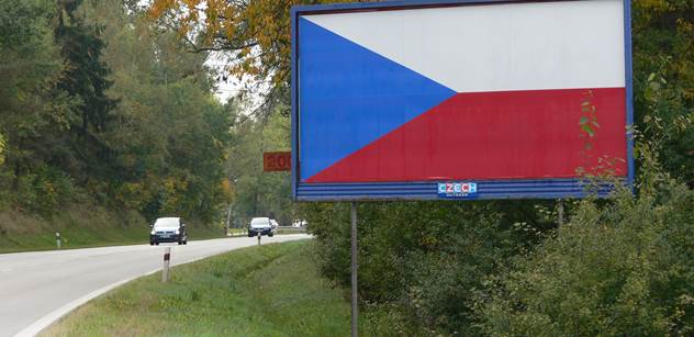 Potíže s odstraněním billboardů u silnic mají i kraje, stále jich zbývají stovky
