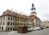 Náměstí v téměř stotisícovém městě Jelenia Góra