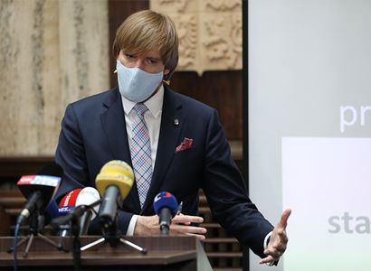 Ministr Vojtěch: Musíme zavádět režimová opatření, cílíme na všechna ohniska nákazy
