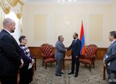 Arménský předseda sněmovny se setkal s českým velvyslancem. Na tomto se dohodli