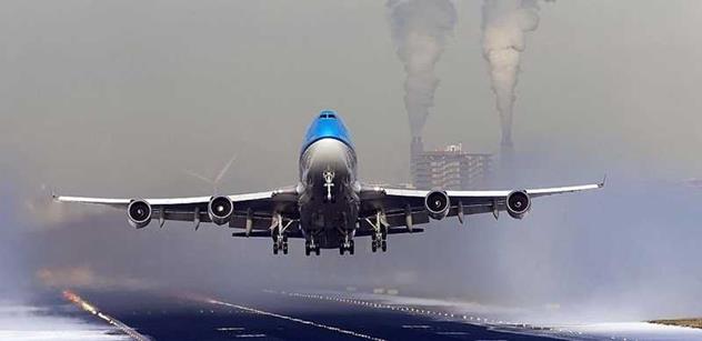 K vyšetření pádu letadla by mělo přispět dočasné příměří