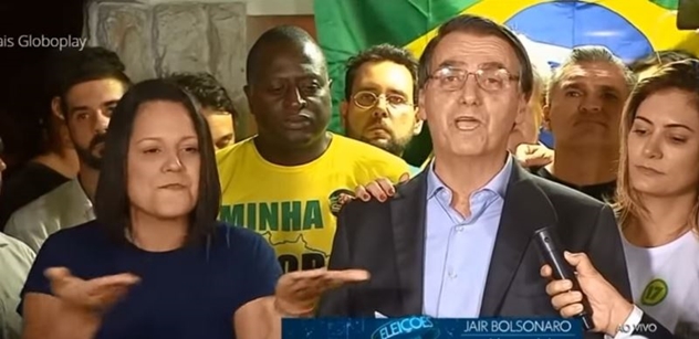 Bolsonaro si vychutnal Macrona. Ten se urazil a vytáhl historku s holičem