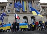 Západ nás podporuje málo, věří 30 % Ukrajinců. Žádné kompromisy, volají