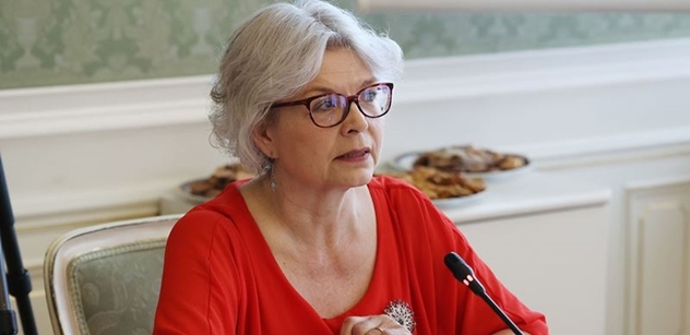 Senátorka Kovářová: Jak se žije dnešním macechám