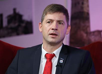 Mach (SPD): Je škoda, že realističtější hlasy nezní v českém éteru víc