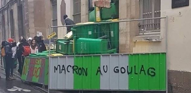 Macron do gulagu! Budete koukat, která hvězda se postavila za protesty. FOTO a zprávy z Francie, které jinde nejsou