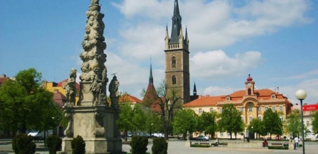 Čáslav: Nové lavičky v centru města