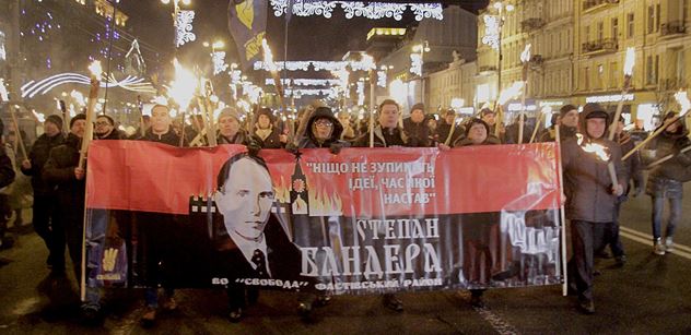 FOTO „Třikrát sláva velikému Banderovi, vůdci ukrajinského lidu!“ Nesouhlasíte? Návštěva vám to vysvětlí, slyšeli jsme v Kyjevě