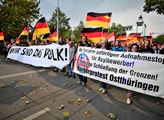 Němci jsou na migranty naštvaní čím dál více. Levicová nadace bije na poplach