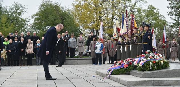 Premiér Sobotka uctil na Vítkově památku bojovníků za Československo