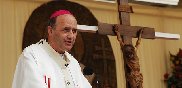 Bilancování olomouckého arcibiskupa: Mnozí záměrně probouzejí v lidech závist. Bojím se o demokracii