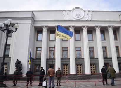 Americká ambasáda šíří vtip o vyspělém Kyjevu a zaostalé Moskvě. A přidal se primátor boxer