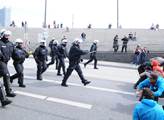 První den summitu G20. Potyčky s policií gradují