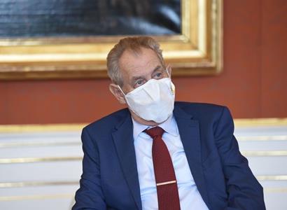 Prezident Zeman opustil nemocnici