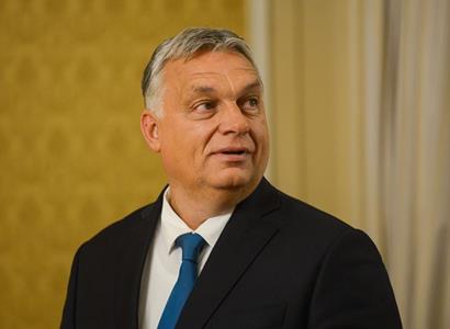 Hra proti Orbánovi. Prý podpořil šéfa Kazachstánu, ale je to jinak