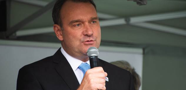 Fiala (SPD): Koalice se pokusila ukončit schůzi, aby stihli hokejový zápas