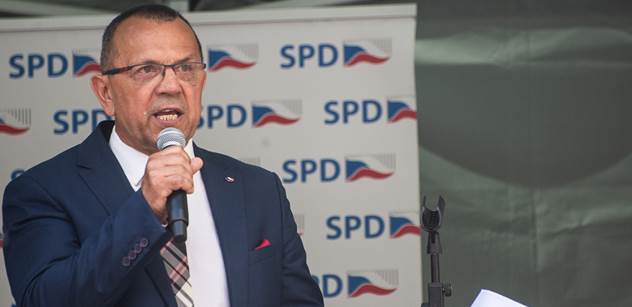 Foldyna (SPD): Amerického brouka mandelinku nahradil termín „akce proruských sil"