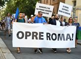 Protestní pochod: Stop pogromům proti Romům na Ukr...