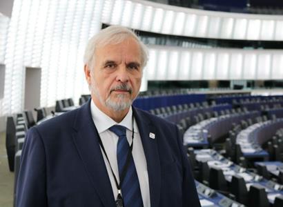 Ivan David: Nezačínejte 3. světovou válku, vzkázal Evropské komisi a europarlamentu polský premiér