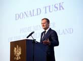 Tusk chválí polskou vládu za „zradu“ Visegrádu. A mezitím v Polsku...
