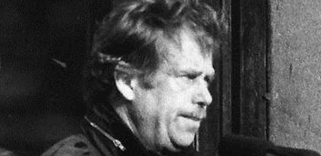 Před patnácti lety opustil Václav Havel Pražský hrad. Loučili se s ním Špidla a Zaorálek