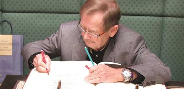 Komentátor Hoffman: Pohřeb politiky. Havel to neměl zapotřebí