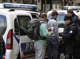 Jan Urbach: Brutální zásahy francouzské policie proti odborářům