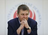 Miroslav Kulhavý: Ministře Petříčku, když řeknu  „A“, sluší se říci také „B“