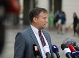 Zeman bude rád: Ministr Kněžínek končí, nastoupí Marie Benešová