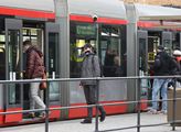 Vedení Prahy chce šetřit na veřejné dopravě. Rušení autobusových linek, méně tramvají