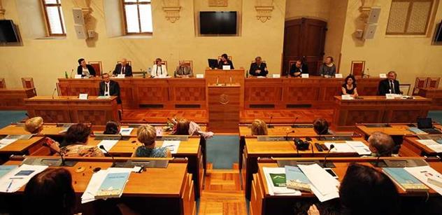 Senát bude schvalovat dorovnávání takzvaných slovenských důchodů
