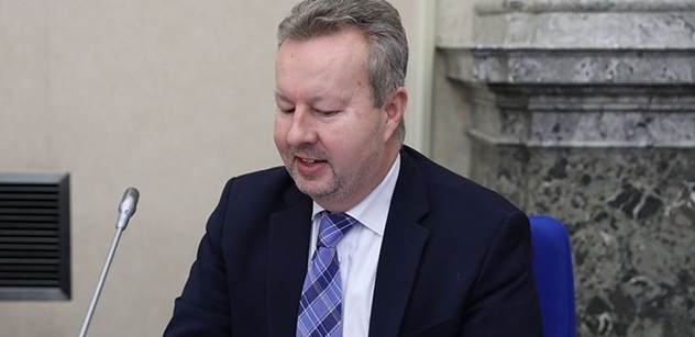 Ministr Brabec: Není záležitostí vyšetřovací komise, aby řešila změnu legislativy