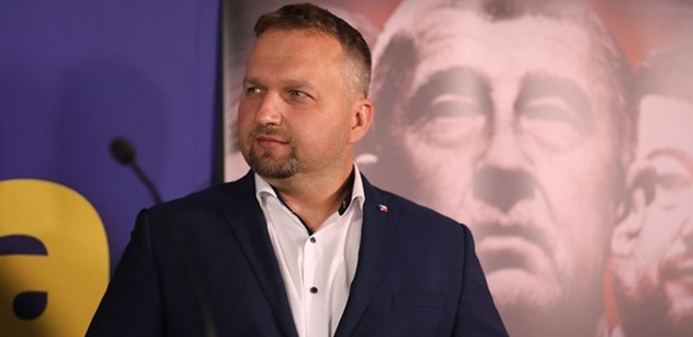 Ministr Jurečka: Výplata dávek půjde vyřídit on-line