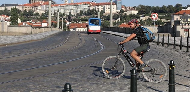 Dopravu v centru Prahy v sobotu omezí triatlonový závod