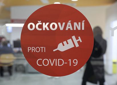 Výzva absolventů vysokých škol České konferenci rektorů proti jakémukoliv nátlaku na očkování