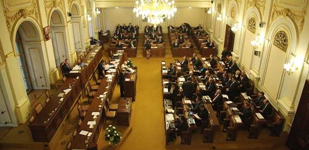 Sněmovně se nepodařilo vybrat kandidáty do Rady ÚSTR
