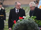 Zeman a Kiska společně uctili památku obětí holokaustu v Terezíně