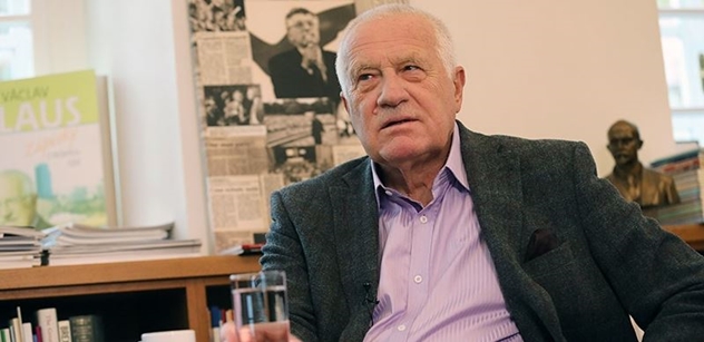 Václav Klaus ocenil voliče, nepodlehli prý protizemanovské propagandě. Snad i druhé kolo rozhodne venkov, a ne kavárna, věří