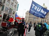 Čeští politici odsoudili zrušení Trumpova Twitteru. Včetně Piráta
