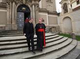 Dukův křik kvůli restitucím: Kardinál znovu udeřil a odvolává se na podporu lidí