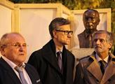 Zahalení sochy Francoise Mitterranda před Jazzovou...