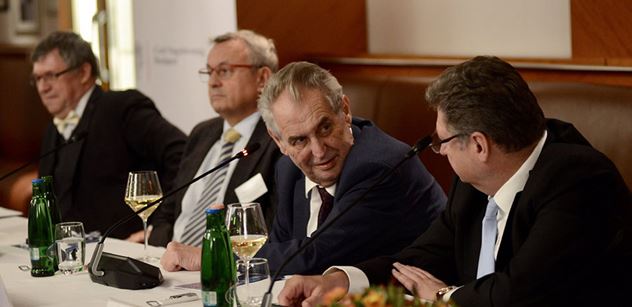 ŽIVĚ Tisková konference prezidenta Zemana v Maďarsku