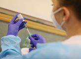 V květnu přijde do ČR 2,85 milionu dávek vakcíny proti covidu-19