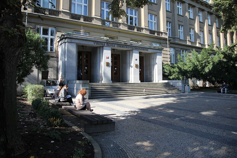 VŠCHT Praha otevřela nové centrum CirkTech. Zaměří se na lithium a technologie pro cirkulární ekonomiku | ParlamentniListy.cz – politika ze všech stran - Vimarsana News