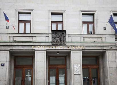 Ministerstvo financí: Vláda schválila možnost daňově uplatnit pomoc Ukrajině