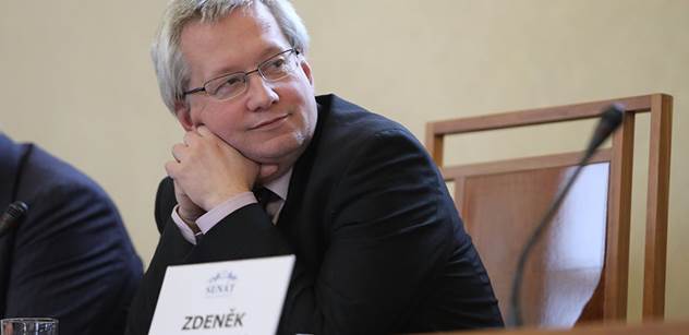 Zeman na zástupce ombudsmana navrhl Koudelku a Scholze