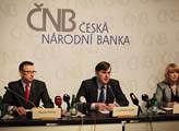 Zprávu zveřejnil Lubomír Lízal, člen bankovní rady...